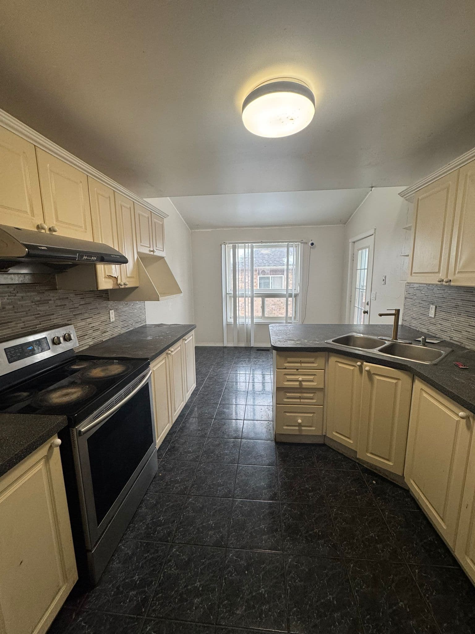 26 McLachlan thumbnail 11